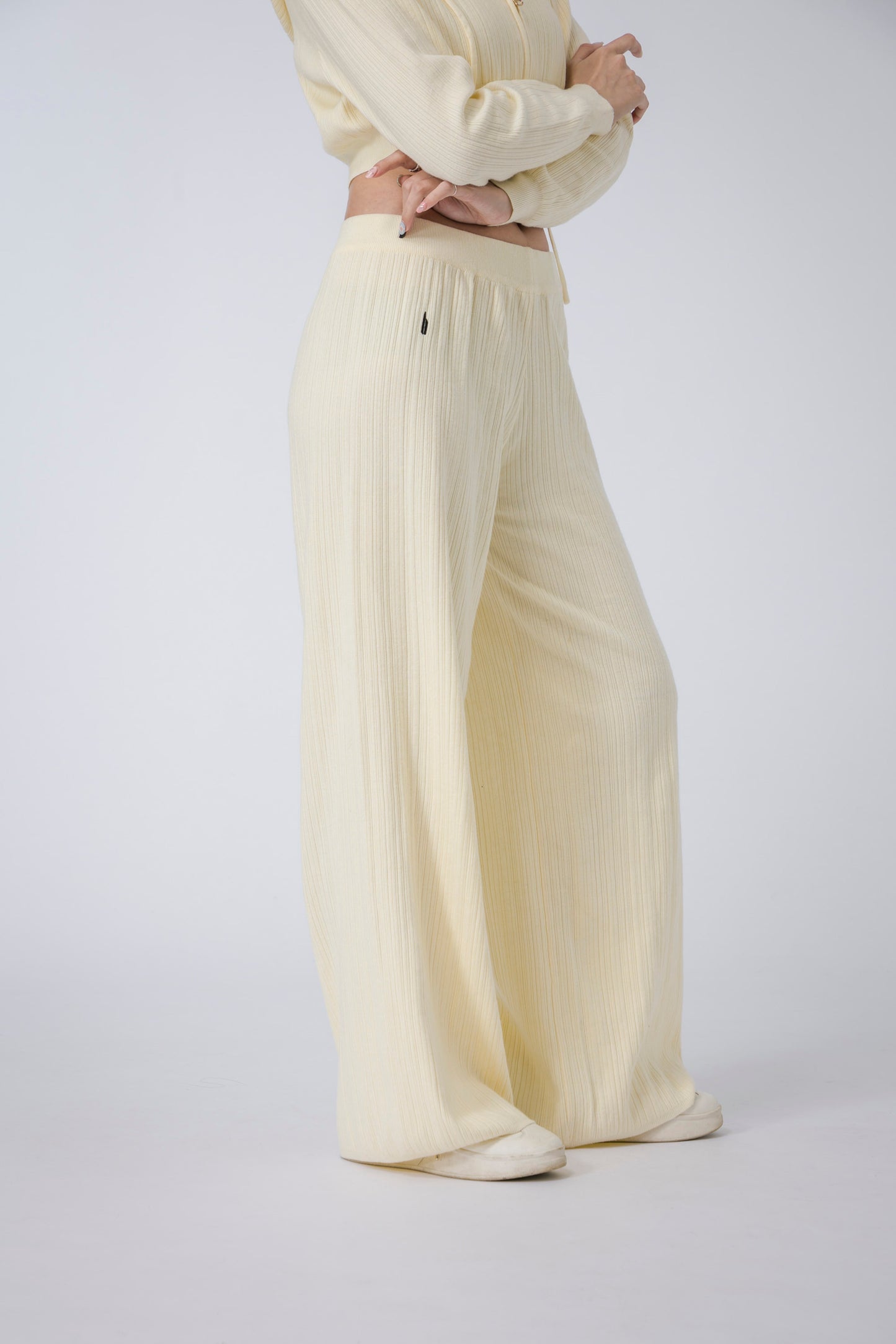 Ease Knit Mid-Rise Pant